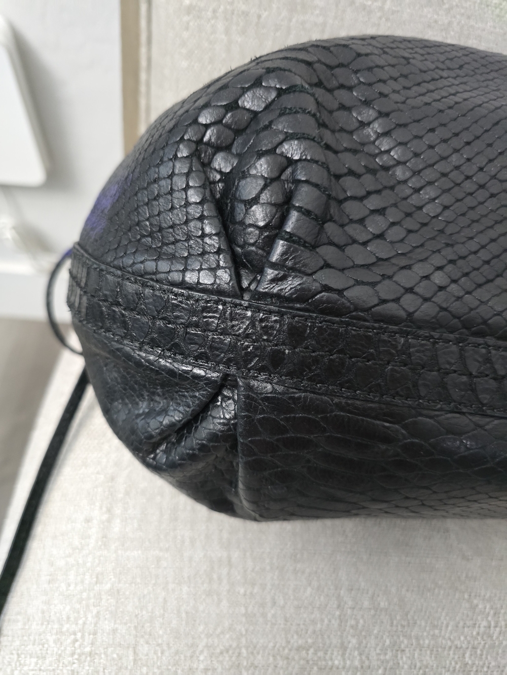 RARE Henri Bendel Python Embossed Leather Drawstring Hobo Bag - EUC - Picture 5 of 15